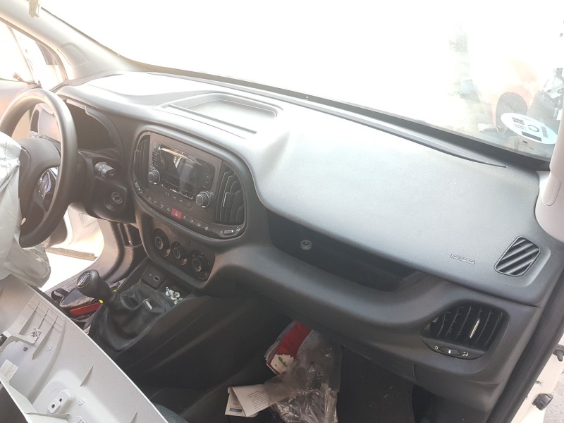 Recambio de salpicadero para fiat doblo cargo (263_) 1.3 d multijet (263wxu1a) referencia OEM IAM 735518770  