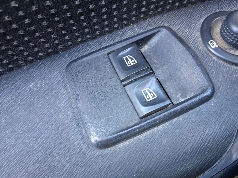 Recambio de mando elevalunas delantero izquierdo para mercedes-benz citan monospace (w415) 111 cdi (415.703, 415.705) referencia