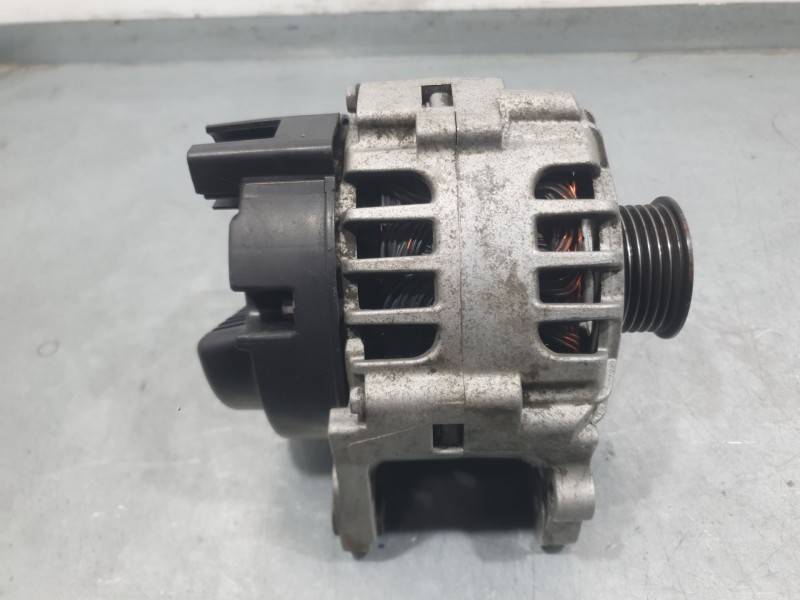 Recambio de alternador para seat ibiza iv (6j5, 6p1) 1.2 referencia OEM IAM 03D903025 2542746F VALEO