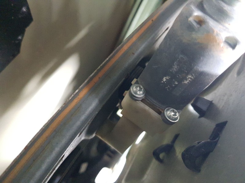 Recambio de elevalunas trasero derecho para peugeot 308 sw ii (lc_, lj_, lr_, lx_, l4_) 1.2 thp 130 referencia OEM IAM 982608038