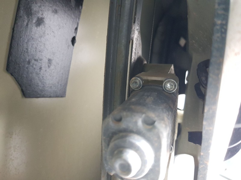 Recambio de elevalunas trasero izquierdo para peugeot 308 sw ii (lc_, lj_, lr_, lx_, l4_) 1.2 thp 130 referencia OEM IAM 9826080