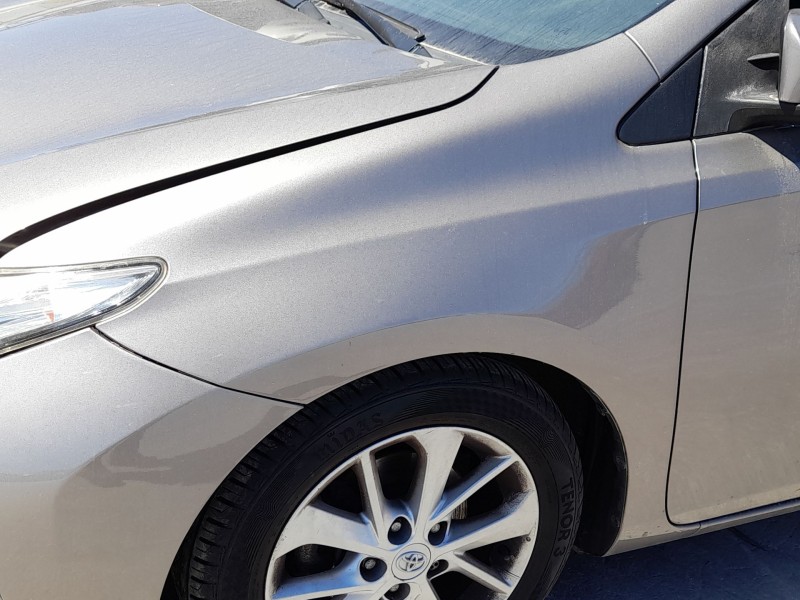 Recambio de aleta delantera izquierda para toyota auris (_e18_) 1.4 d-4d (nde180_) referencia OEM IAM 5381202340  