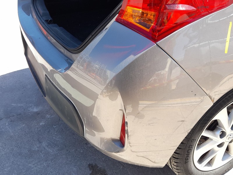 Recambio de paragolpes trasero para toyota auris (_e18_) 1.4 d-4d (nde180_) referencia OEM IAM 5215902997  