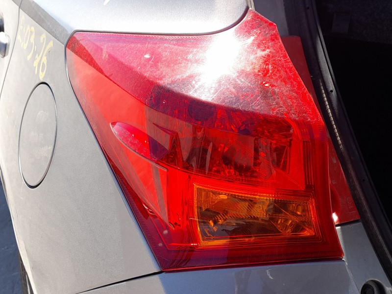 Recambio de piloto trasero izquierdo exterior para toyota auris (_e18_) 1.4 d-4d (nde180_) referencia OEM IAM 8156102740  