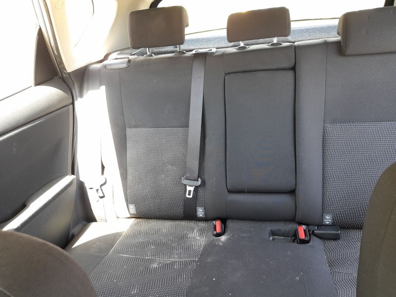 Recambio de asientos traseros para toyota auris (_e18_) 1.4 d-4d (nde180_) referencia OEM IAM   
