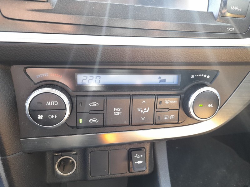 Recambio de mando climatizador para toyota auris (_e18_) 1.4 d-4d (nde180_) referencia OEM IAM 5590402060  