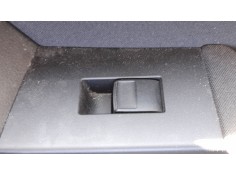 Recambio de mando elevalunas trasero derecho para toyota auris (_e18_) 1.4 d-4d (nde180_) referencia OEM IAM 8481002140  