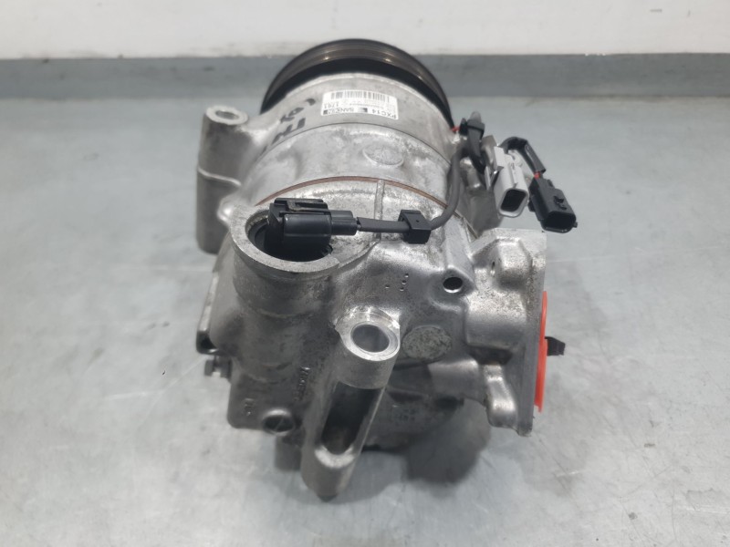 Recambio de compresor aire acondicionado para renault megane iv hatchback (b9a/m/n_) 1.2 tce 130 (b9mr) referencia OEM IAM 92600