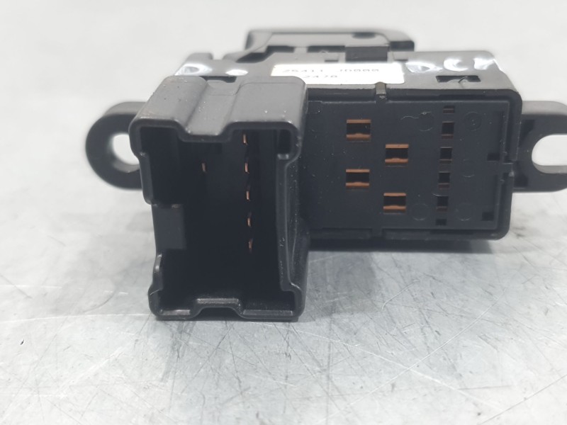 Recambio de mando elevalunas delantero derecho para nissan qashqai i (j10, nj10) 2.0 dci a las 4 ruedas referencia OEM IAM 25411