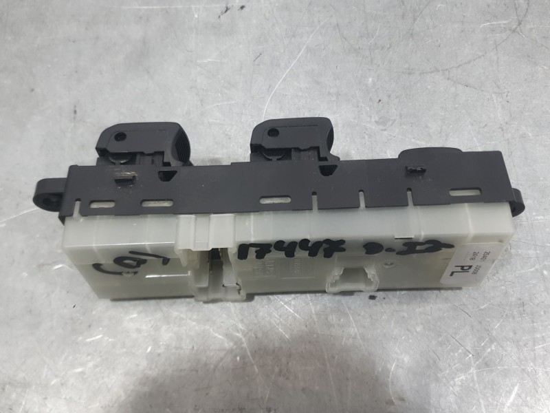 Recambio de mando elevalunas delantero izquierdo para nissan qashqai i (j10, nj10) 2.0 dci a las 4 ruedas referencia OEM IAM 254