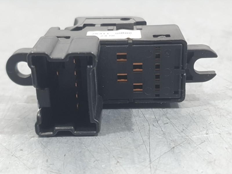 Recambio de mando elevalunas trasero derecho para nissan qashqai i (j10, nj10) 2.0 dci a las 4 ruedas referencia OEM IAM 25411BR