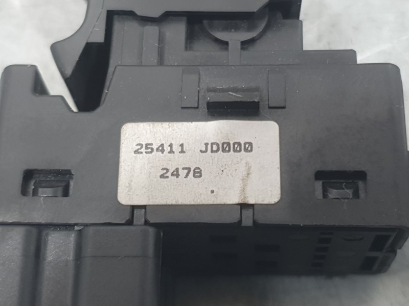 Recambio de mando elevalunas trasero derecho para nissan qashqai i (j10, nj10) 2.0 dci a las 4 ruedas referencia OEM IAM 25411BR