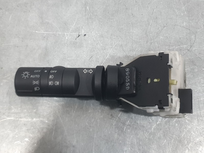 Recambio de mando luces para nissan qashqai i (j10, nj10) 2.0 dci a las 4 ruedas referencia OEM IAM 25540JD03A 8905SD 25540JD01A