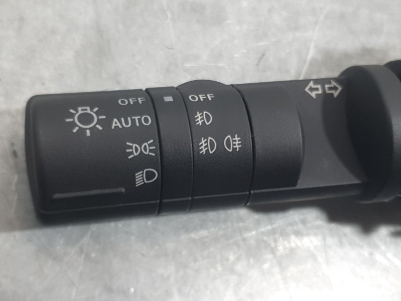 Recambio de mando luces para nissan qashqai i (j10, nj10) 2.0 dci a las 4 ruedas referencia OEM IAM 25540JD03A 8905SD 25540JD01A