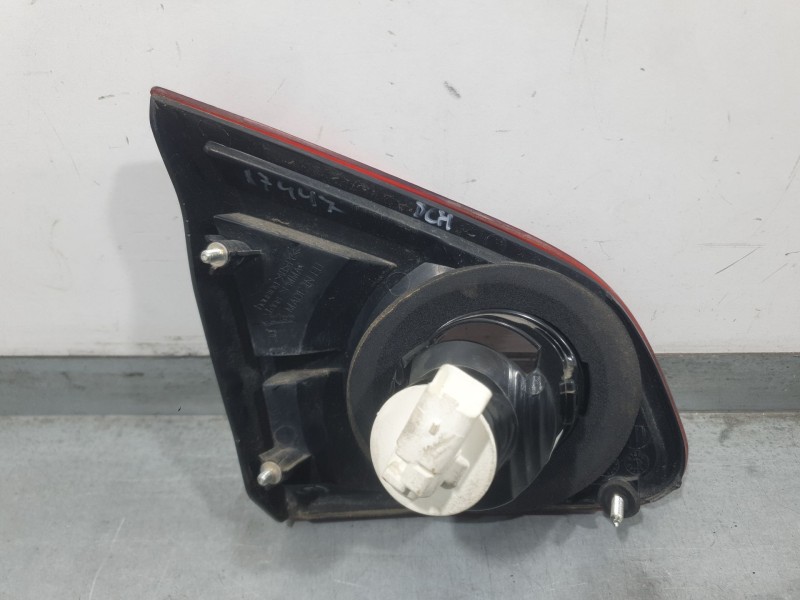 Recambio de piloto trasero derecho interior para nissan qashqai i (j10, nj10) 2.0 dci a las 4 ruedas referencia OEM IAM 26550JD8