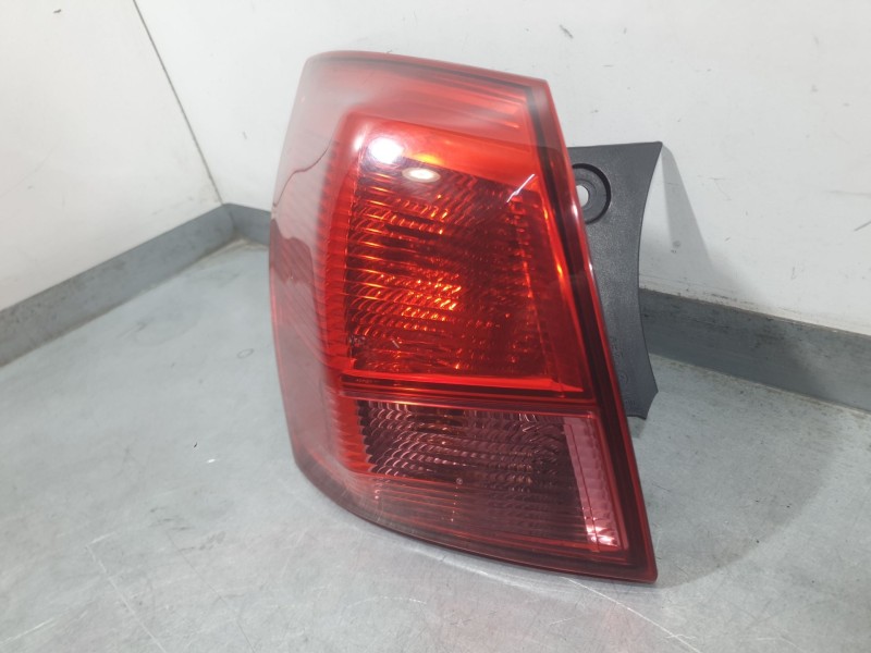 Recambio de piloto trasero izquierdo exterior para nissan qashqai i (j10, nj10) 2.0 dci a las 4 ruedas referencia OEM IAM 26555J