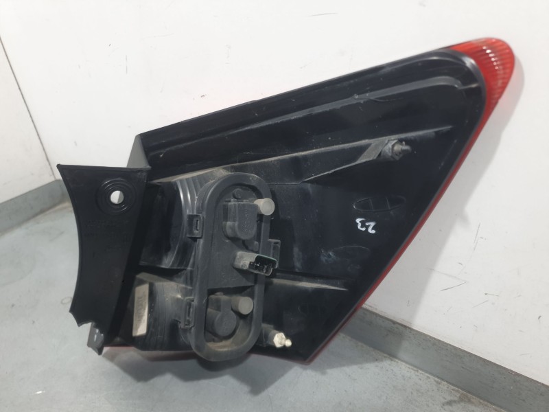 Recambio de piloto trasero izquierdo exterior para nissan qashqai i (j10, nj10) 2.0 dci a las 4 ruedas referencia OEM IAM 26555J