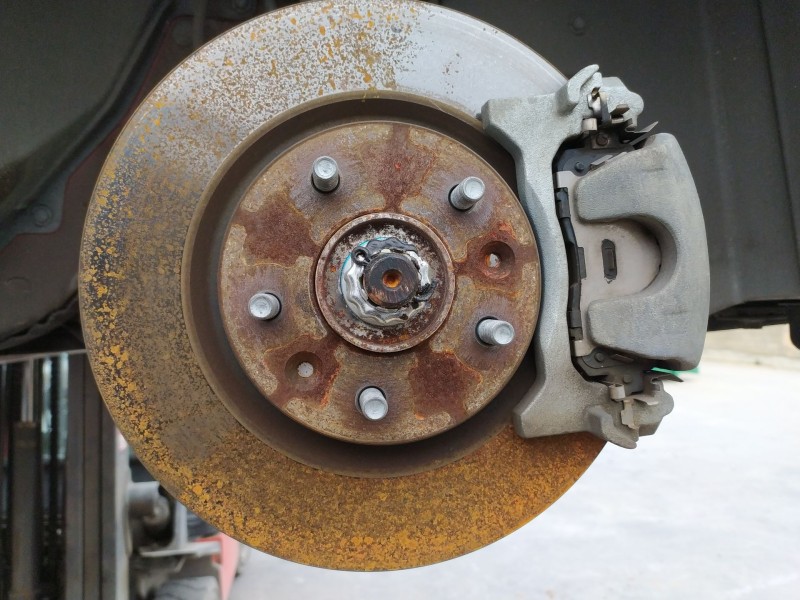 Recambio de mangueta delantera derecha para nissan leaf (ze0) electric referencia OEM IAM 400141KK0A  