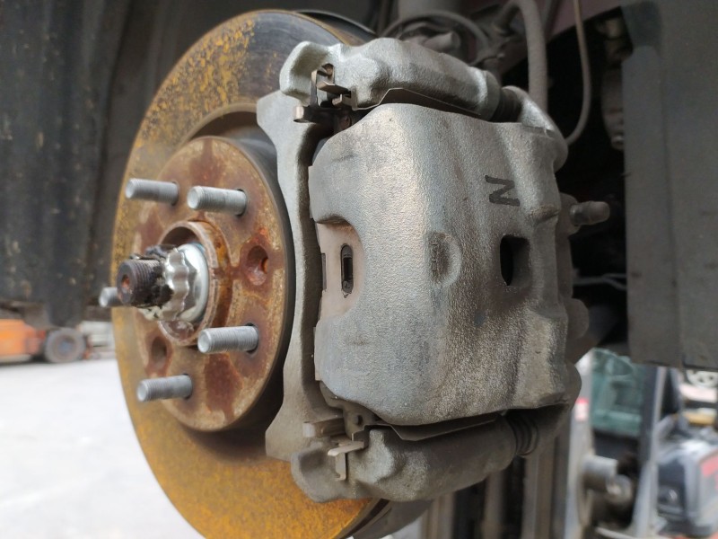 Recambio de pinza freno delantera derecha para nissan leaf (ze0) electric referencia OEM IAM 410013TS0A  