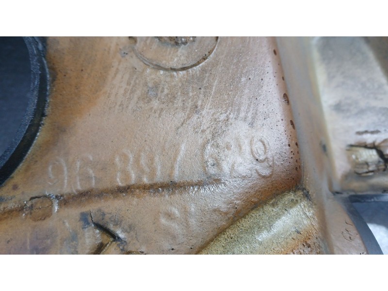 Recambio de tapa motor para chevrolet captiva (c100, c140) 2.0 d 4wd referencia OEM IAM 96897629  