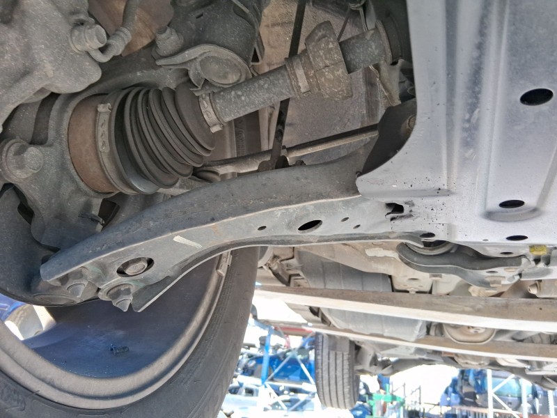 Recambio de brazo suspension inferior delantero derecho para honda cr-v iii (re_) 2.2 i-dtec 4wd (re6) referencia OEM IAM 51350S