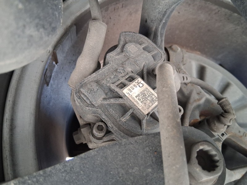 Recambio de pinza freno trasera derecha para volkswagen golf vii (5g1, bq1, be1, be2) 1.4 tsi referencia OEM IAM 8V0615424D  