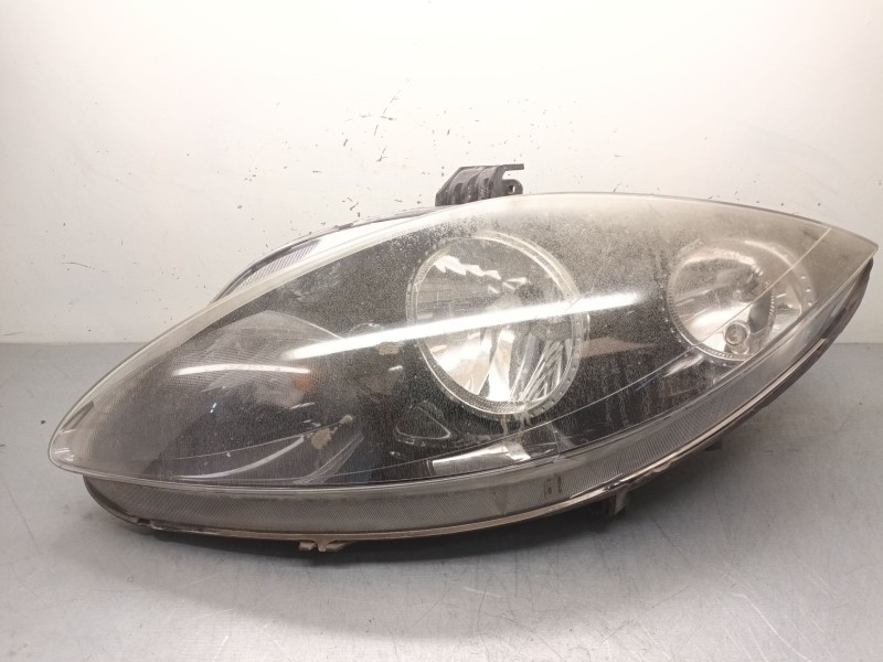 Recambio de faro izquierdo para seat leon (1p1) 1.9 tdi referencia OEM IAM 5P1941005E  
