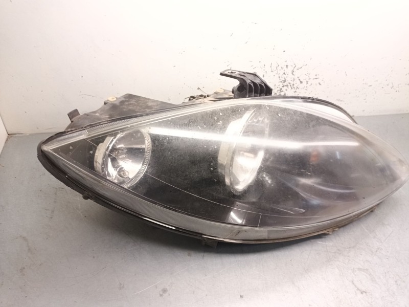 Recambio de faro derecho para seat leon (1p1) 1.9 tdi referencia OEM IAM 5P1941006E  89315809