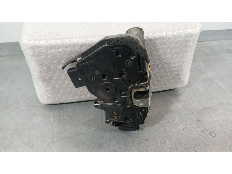 Recambio de cerradura puerta delantera derecha para kia stonic (yb) 1.2 cvvt referencia OEM IAM 81320H8050  