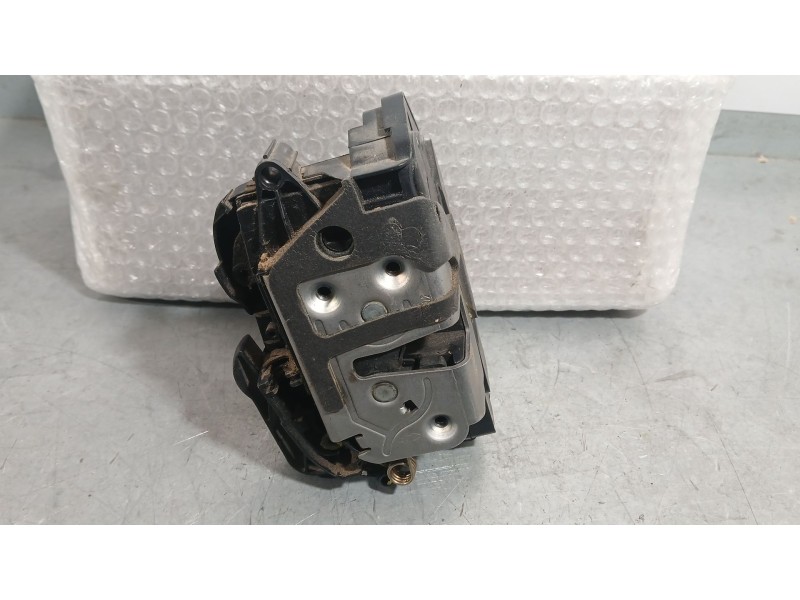 Recambio de cerradura puerta delantera izquierda para ford fiesta (cb1) ambiente referencia OEM IAM 8A6AA21813AD  