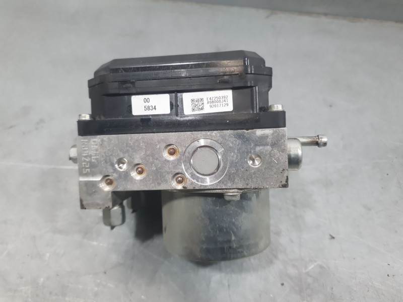 Recambio de abs para nissan leaf (ze0) electric referencia OEM IAM 476604NC0B  