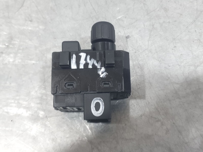 Recambio de mando retrovisor para nissan leaf (ze0) electric referencia OEM IAM 255701AA0A 4ZJ6SD 