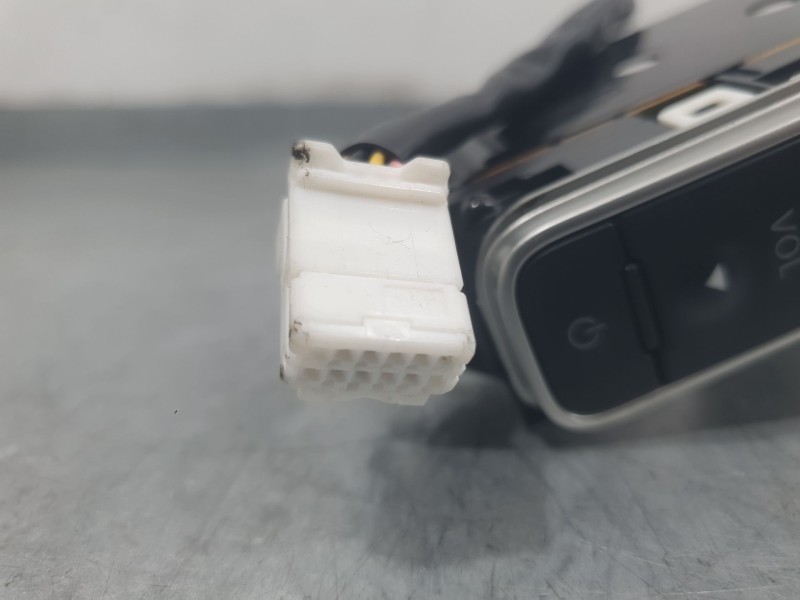 Recambio de mando radio para nissan leaf (ze0) electric referencia OEM IAM 3ND1B210491  