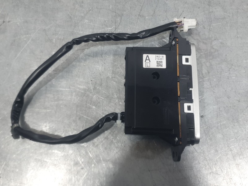 Recambio de mando radio para nissan leaf (ze0) electric referencia OEM IAM 3ND1B210491  