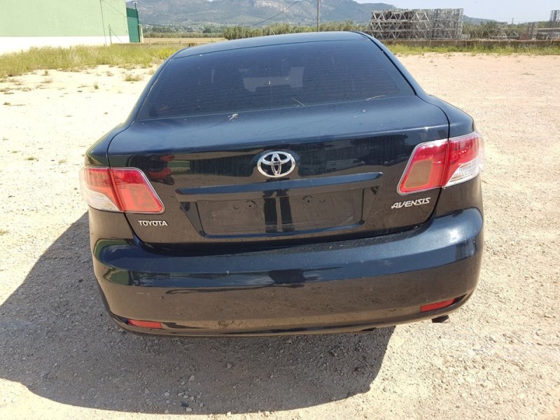 toyota avensis (t27) del año 2011