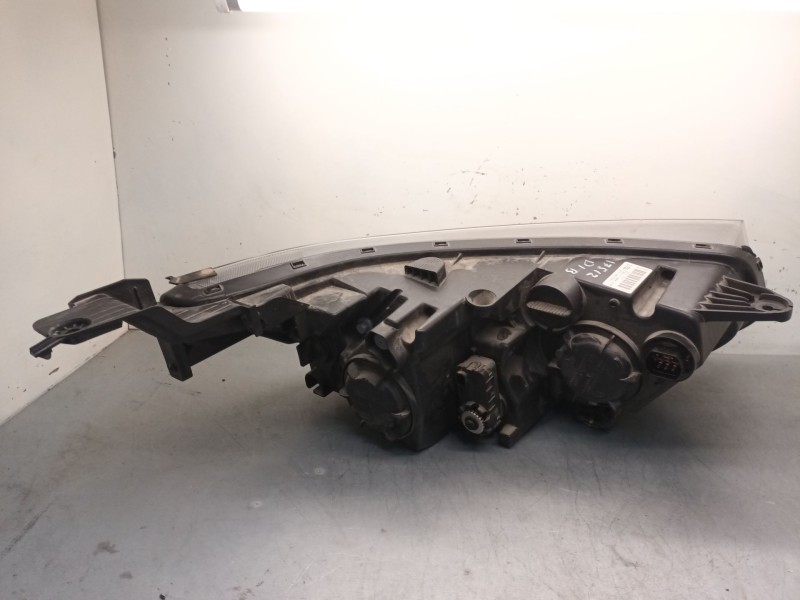Recambio de faro izquierdo para ssangyong tivoli 1.5 referencia OEM IAM 8310135000  