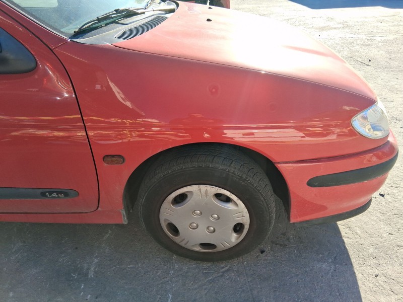 Recambio de aleta delantera derecha para renault megane i (ba0/1_) 1.4 e (ba0e, ba0v) referencia OEM IAM 7751675003  