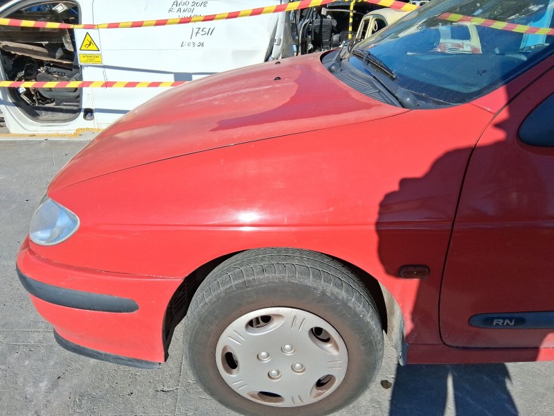 Recambio de aleta delantera izquierda para renault megane i (ba0/1_) 1.4 e (ba0e, ba0v) referencia OEM IAM 7751675002  