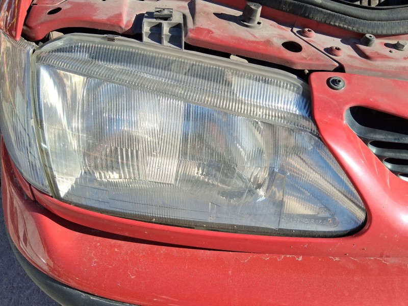 Recambio de faro derecho para renault megane i (ba0/1_) 1.4 e (ba0e, ba0v) referencia OEM IAM 260101792R  