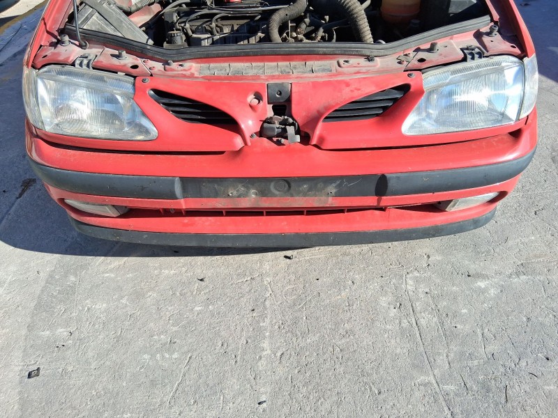 Recambio de paragolpes delantero para renault megane i (ba0/1_) 1.4 e (ba0e, ba0v) referencia OEM IAM 7701367999  