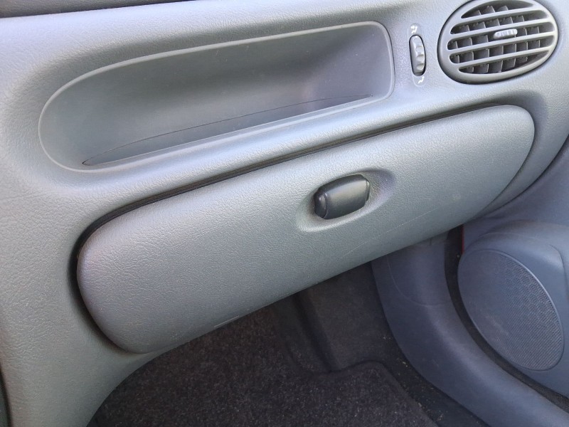 Recambio de guantera para renault megane i (ba0/1_) 1.4 e (ba0e, ba0v) referencia OEM IAM 7700839776  