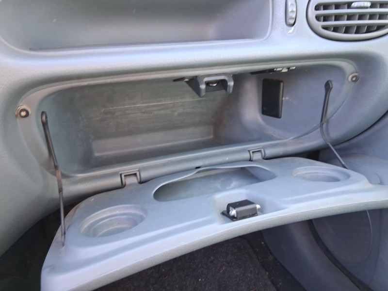 Recambio de guantera para renault megane i (ba0/1_) 1.4 e (ba0e, ba0v) referencia OEM IAM 7700839776  