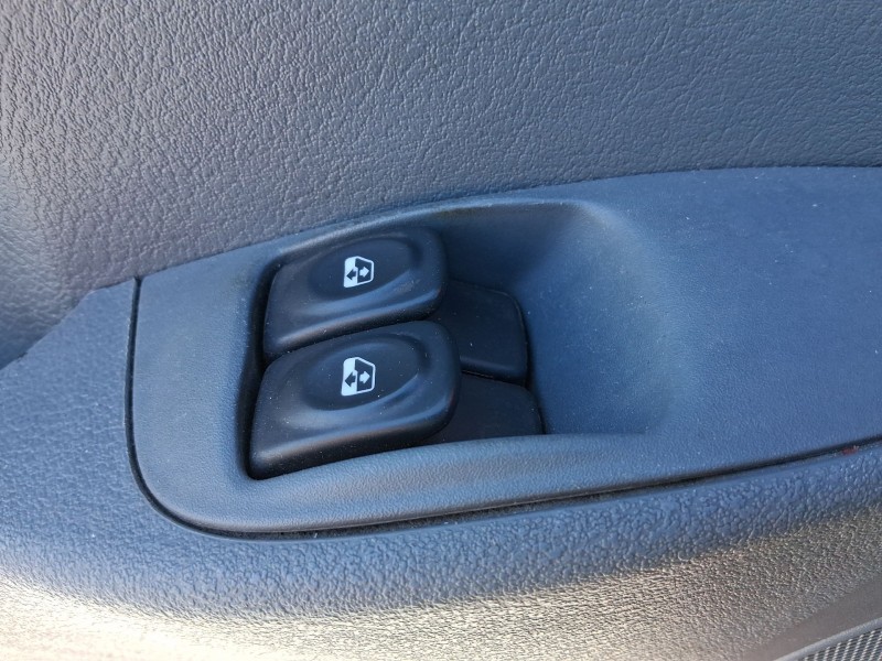 Recambio de mando elevalunas delantero izquierdo para renault megane i (ba0/1_) 1.4 e (ba0e, ba0v) referencia OEM IAM 7700838101