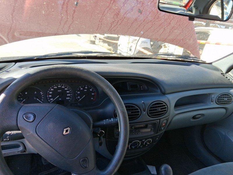 Recambio de salpicadero para renault megane i (ba0/1_) 1.4 e (ba0e, ba0v) referencia OEM IAM 7700846263  