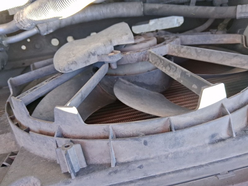 Recambio de electroventilador para renault megane i (ba0/1_) 1.4 e (ba0e, ba0v) referencia OEM IAM 7701051497  