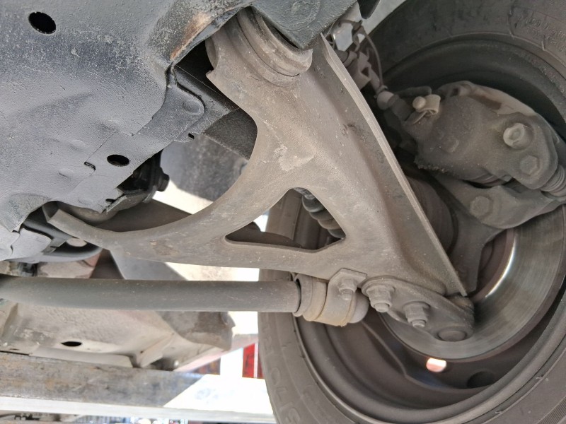 Recambio de brazo suspension inferior delantero izquierdo para renault megane i (ba0/1_) 1.4 e (ba0e, ba0v) referencia OEM IAM 8