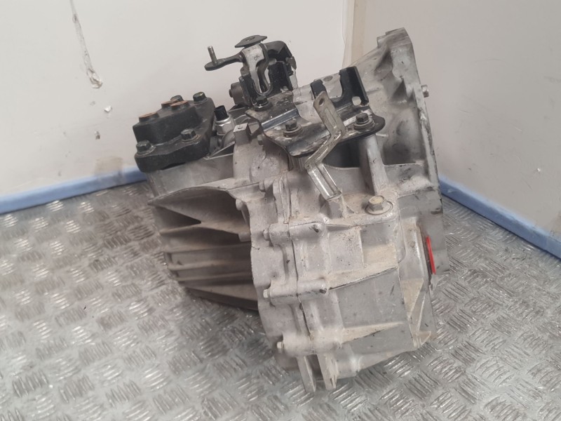 Recambio de caja cambios para ssangyong tivoli 1.5 referencia OEM IAM MDX2I 3102035320 