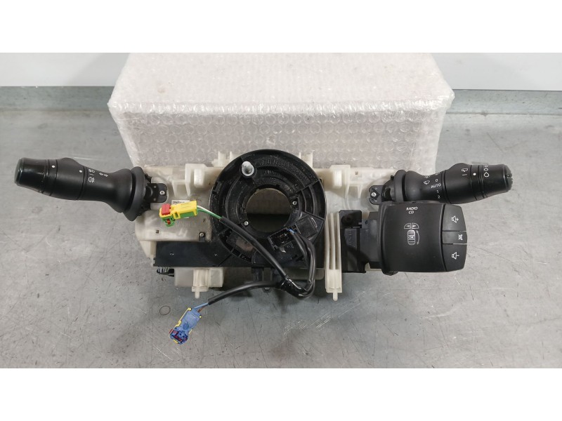 Recambio de mando luces y limpia para renault megane iii hatchback (bz0/1_, b3_) 1.5 dci referencia OEM IAM 255670019R  