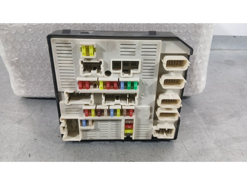Recambio de caja reles / fusibles para renault megane iii hatchback (bz0/1_, b3_) 1.5 dci referencia OEM IAM 284B60008R  5193393