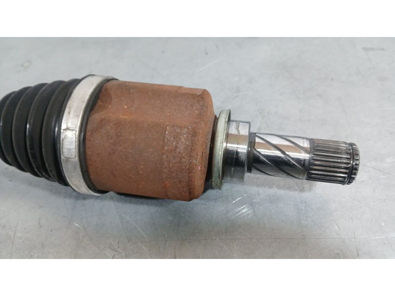 Recambio de transmision delantera izquierda para renault megane iii hatchback (bz0/1_, b3_) 1.5 dci referencia OEM IAM 820084758